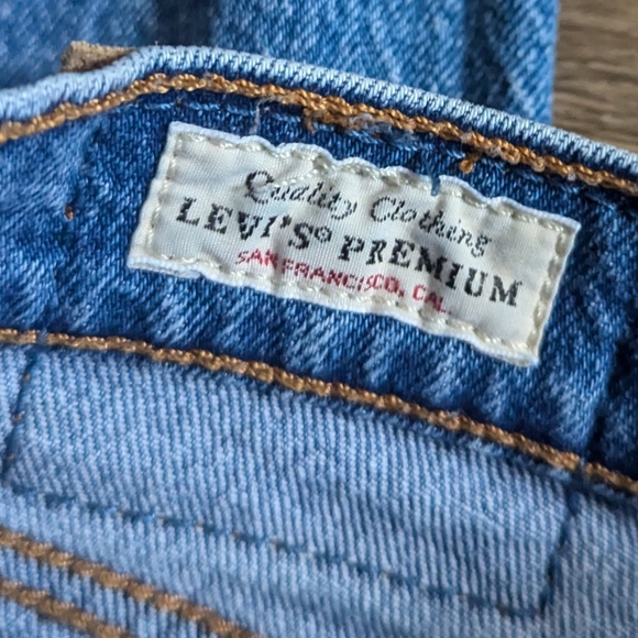 Levi's 501 Original Cropped Blue Medium Wash Denim Jean Size 27 x 28 - Picture 6 of 9